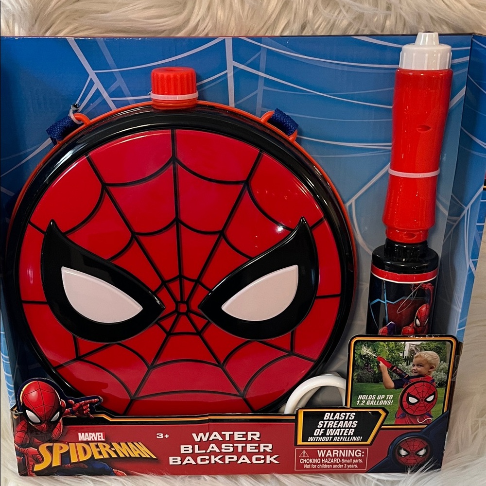 NWT Marvel Spiderman Backpack Water Gun